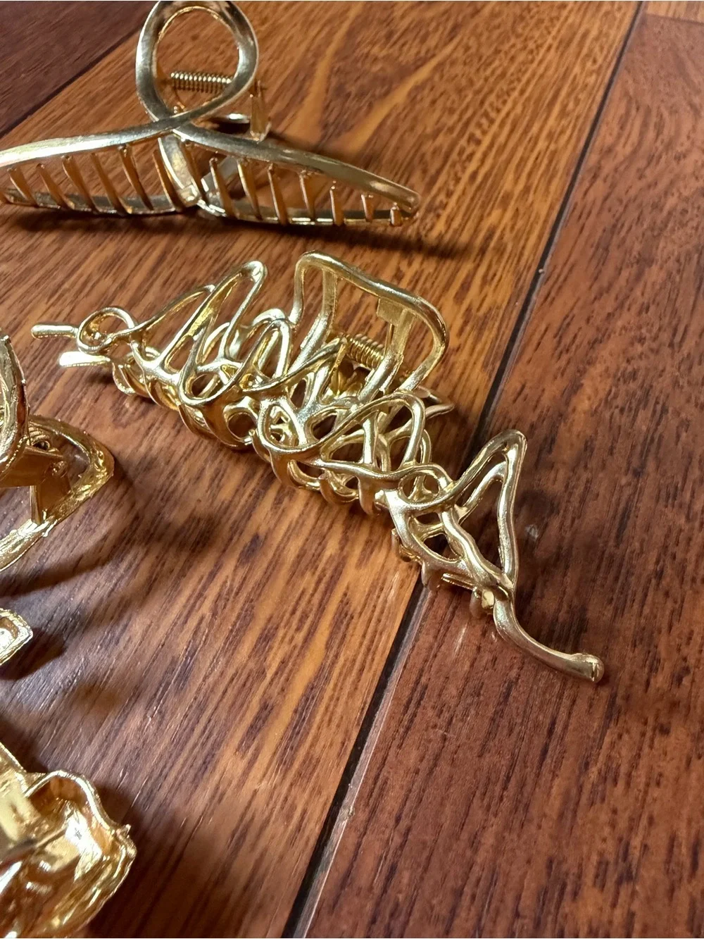 Amazon Gold-Tone Decorative Hair Clips Set for Women